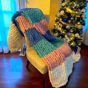 Hand Knit Chunky Knit Blanket 💙💕🤍